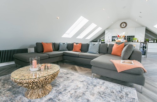 Rhosneigr Cottage | Gwel y Wyddfa - sleeps 6 guests in 3 bedrooms