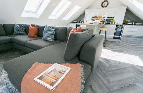 Rhosneigr Cottage | Gwel y Wyddfa - sleeps 6 guests in 3 bedrooms