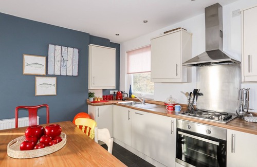 Borth-y-Gest Cottage | GWELDON TOPSAIL, pet friendly in Porthmadog