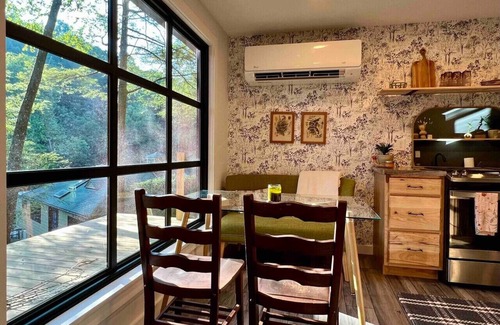 Ellwood City Cabin | Gwen's Cottage at Water's Edge