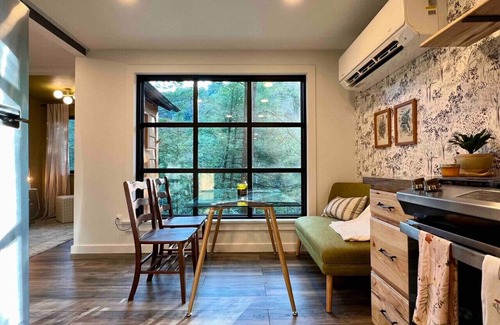 Ellwood City Cabin | Gwen's Cottage at Water's Edge