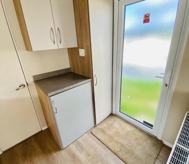 Newquay House | GWENNAP RETREAT - 3 bedroom self catering caravan close to Porth beach