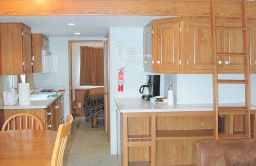 Cooper Landing Apartment | Gwin's Lodge Poplar Chalet #1