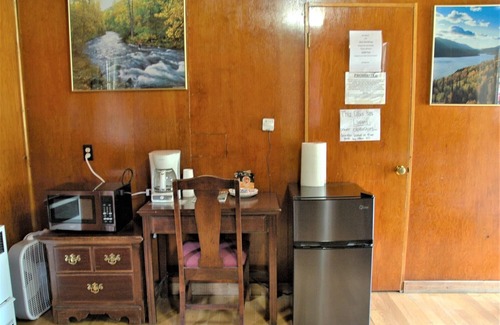 Cooper Landing Cabin | Gwin's Lodge Willow Cabin #5