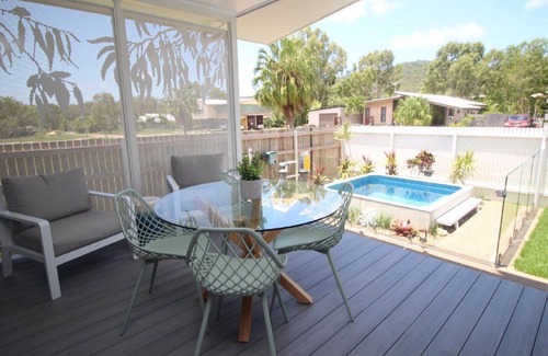 Horseshoe Bay House | Gwindalan, Exclusive one bedroom home