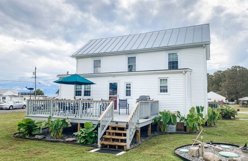 Gwynn House | Gwynn's Island Renovated 1910 Farm House & Sand Beach
