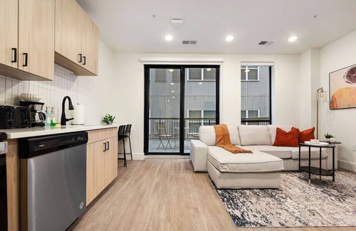East Liberty Apartment | GYM+HULU+PARKING Near Universities|Shopping|UPMC