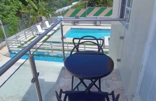 IronShore Estates Apartment | GYM+POOL+HotTub+3 Lounge Areas, #8 upstairs. -Airport 10 minutesnMIRANDO PLACE