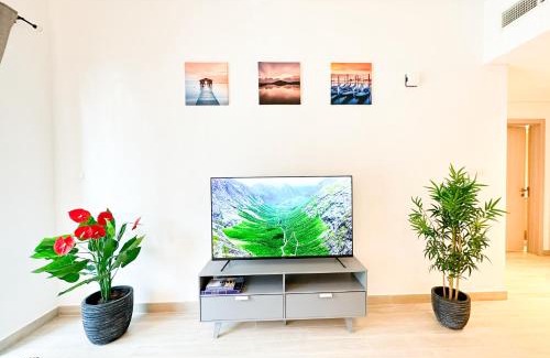 Abu Dhabi Apartment | GymSelf Check-InPoolKing ParkingACBalcony214