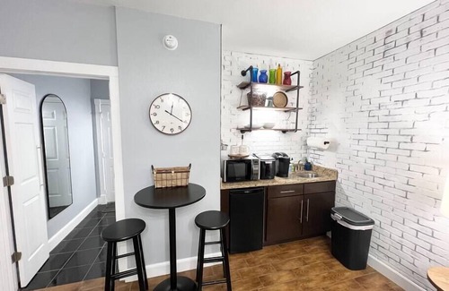 Eureka Springs Historic District Apartment | Gypsy Blue - Free Parking/Walk Downtown