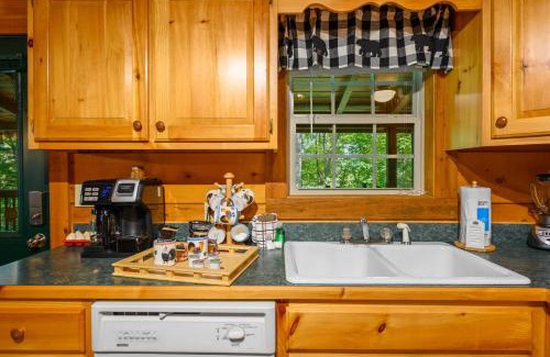 Little Creek Falls House | GYPSY ROAD - Privacy! Log Cabin with Hot Tub, WiFi, DirecTV and Arcade
