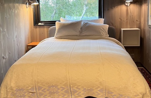 Tromso Apartment | Håkøya Lodge - Scenic two Bedroom Apartment With