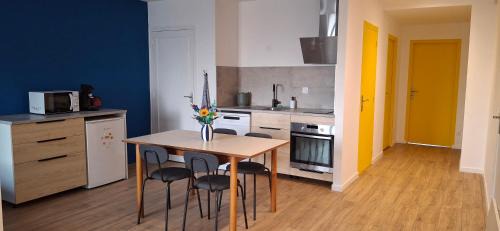Vailly-sur-Aisne Apartment | Hébergement 5 personnes- Centre village