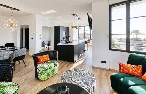 Saint-Georges-de-Didonne Apartment | Héra - Sea view - 5 stars - garden - air-conditioned