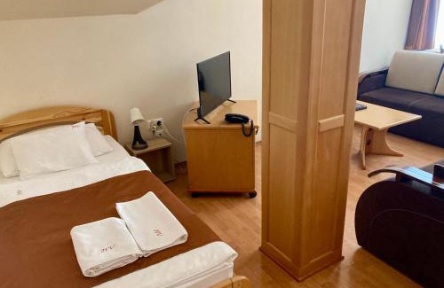 Komarom Apartment | Hét Vezér Apartmanhotel