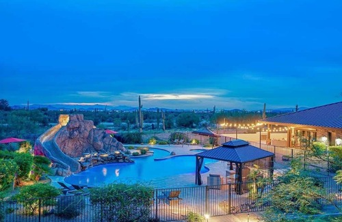 Pinnacle Peak House | HÓZHÓ Main Estate at Lone Mountain