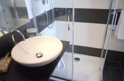 Roquebrune-Cap-Martin Hotel | Hôtel Alexandra