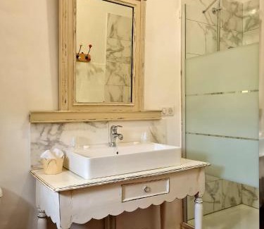 Saint-Andre-de-Majencoules Hotel | Hôtel Château Du Rey