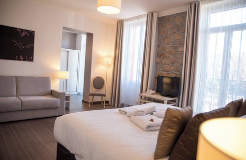 Mouans-Sartoux Hotel | Hôtel CasaBella