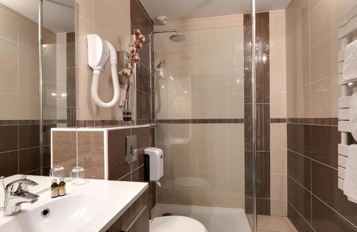 Montmarault Hotel | Hôtel de France