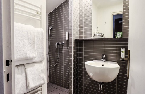 Chateaudun-Bannier Hotel | Hôtel Des Cèdres