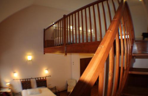 Saint-Jacques-des-Blats Hotel | Hôtel des Chazes