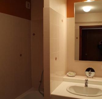 Saint-Jacques-des-Blats Hotel | Hôtel des Chazes