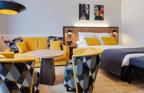 Contrexeville Hotel | Hôtel des XII Apôtres & de la Clé des Champs