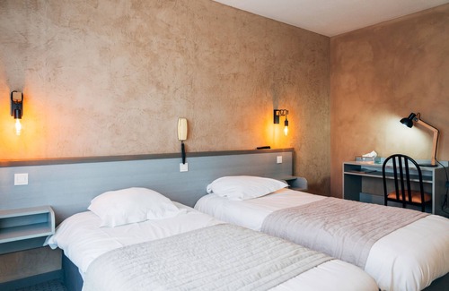 Argeles Gazost Hotel | Hôtel du Soleil Levant