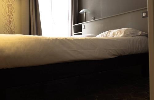 Verneuil-sur-Avre Hotel | HÔTEL DU SAUMON