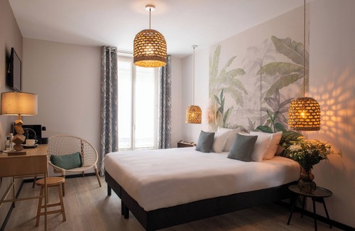 Quartier de Rochechouart Hotel | Hôtel Helussi