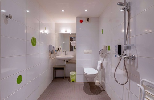 Saint-Bonnet-de-Mure Hotel | Hôtel Kyriad Lyon Est