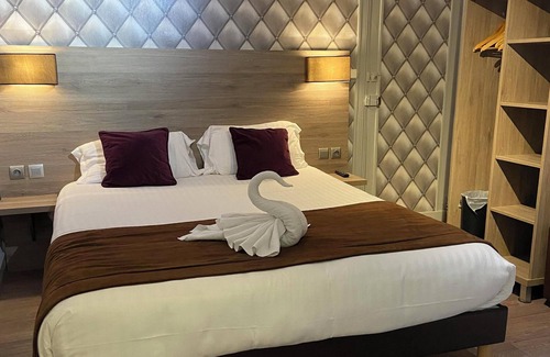 Chatellerault Hotel | Hôtel L'Univers