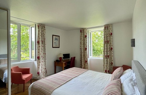 Saint-Etienne-de-Maurs Hotel | Hôtel La Châtelleraie