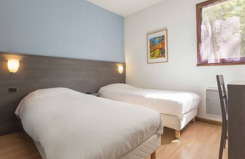 Saint-Genis-les-Ollieres Hotel | Hôtel La Cascade