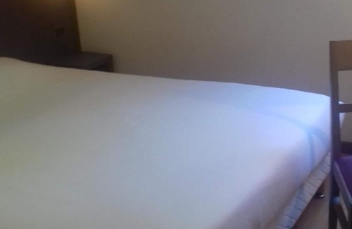 Saint-Genis-les-Ollieres Hotel | Hôtel La Cascade