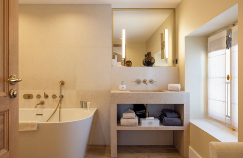 Chateauneuf-du-Pape Hotel | Hôtel La Mère Germaine