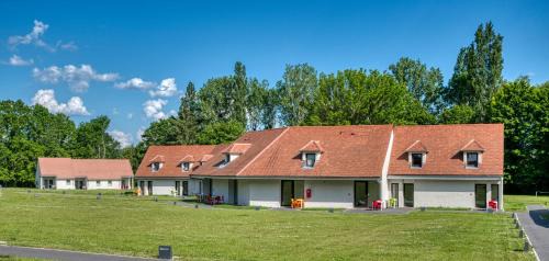 Mesnil-Saint-Pere Hotel | Hôtel Lac d'Orient