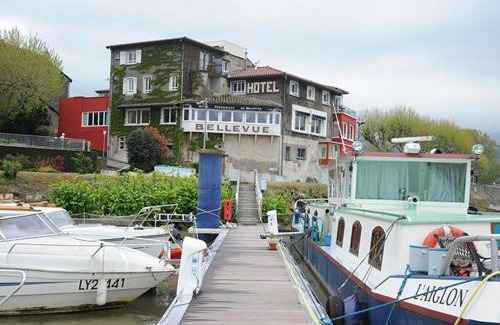 Les Roches-de-Condrieu Hotel | Hôtel Le Bellevue