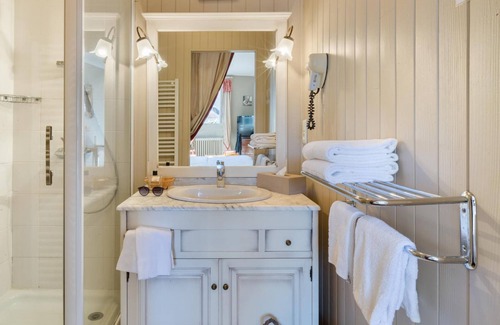 Beaulieu-sur-Dordogne Hotel | Hôtel Le Beaulieu