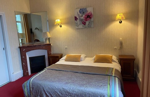 Gien Hotel | Hôtel le Beau Site la Poularde Restaurant