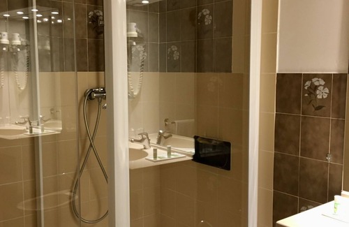 Guillestre Hotel | Hôtel Le Catinat Fleuri
