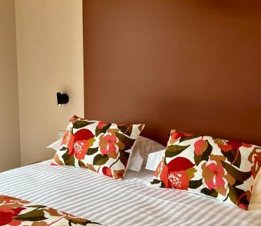 Saint-Berthevin Hotel | Hôtel le Corbusson