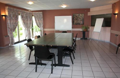 Baraqueville Hotel | Hôtel Le Palous