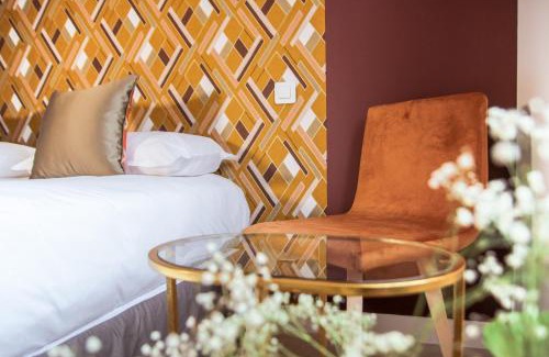 Laval Hotel | Hôtel Le Petit Périer