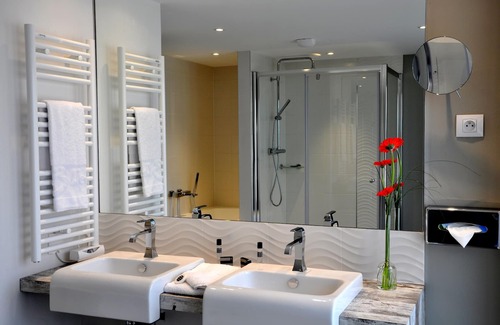 Les Ponts-de-Ce Hotel | Hôtel Les 3 Lieux - Restaurant Gastronomique, Bistrot, Espace sensoriel