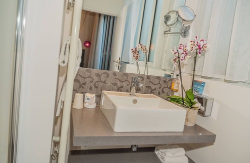 Les Ponts-de-Ce Hotel | Hôtel Les 3 Lieux - Restaurant Gastronomique, Bistrot, Espace sensoriel