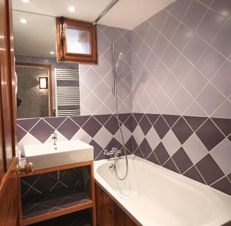 Val-d'Isere Hotel | Hôtel les Lorès