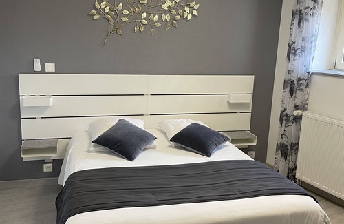 Pouillenay Hotel | Hôtel Macarena
