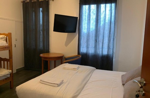 Anatole France Danton Hotel | hôtel mondial